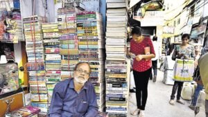 nai-sadak-book-market_0e4d9458-fb88-11e6-ad84-a7b153747446